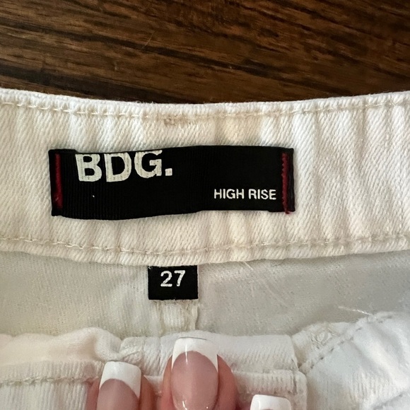 Urban Outfitters BDG white high rise cut off denim shorts size 27 - Picture 2 of 6